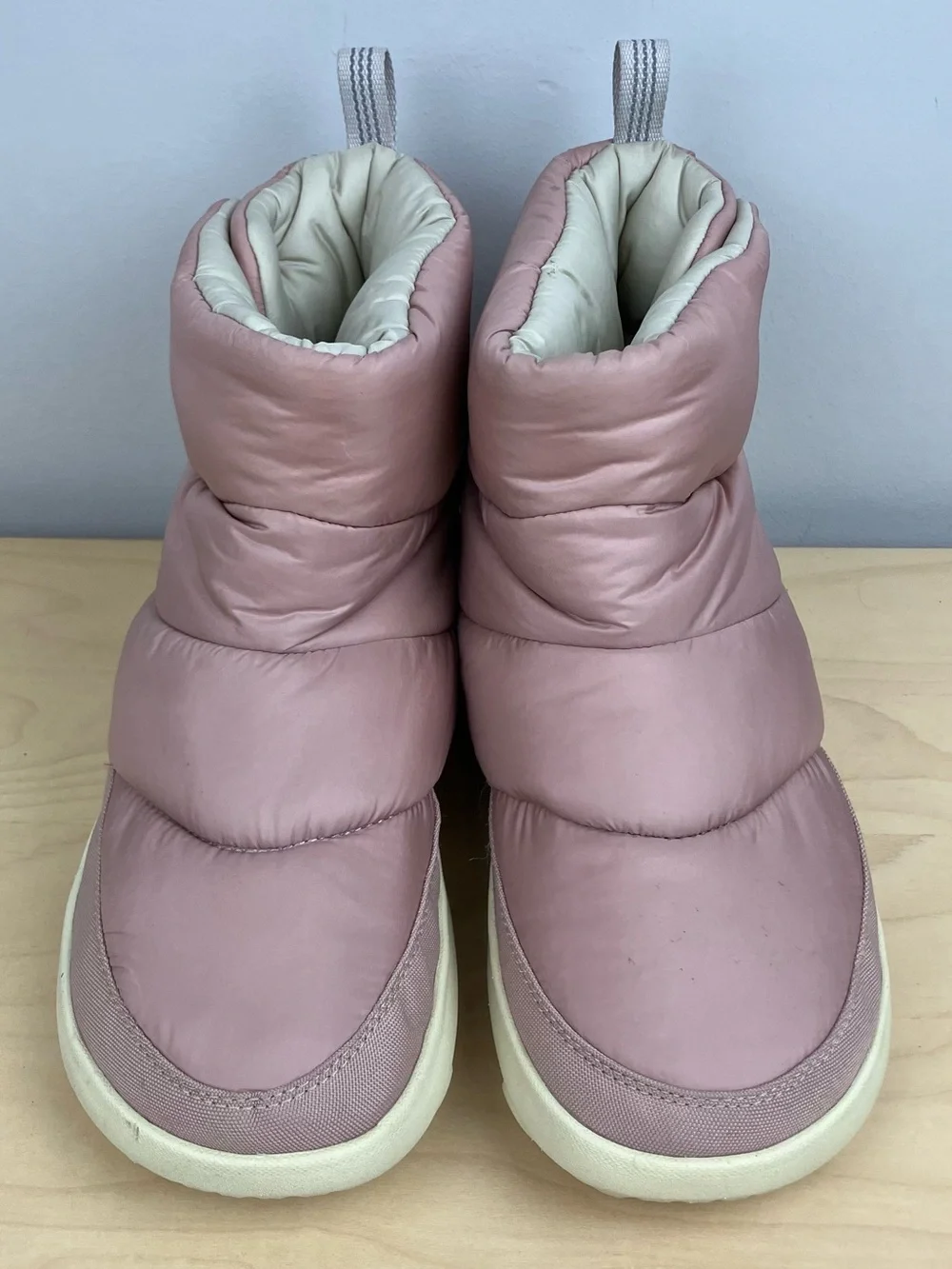 Merrell Women’s Size 10.0 Hut Moc 2 Quilted Ankle Puff Ankle Booties Pink